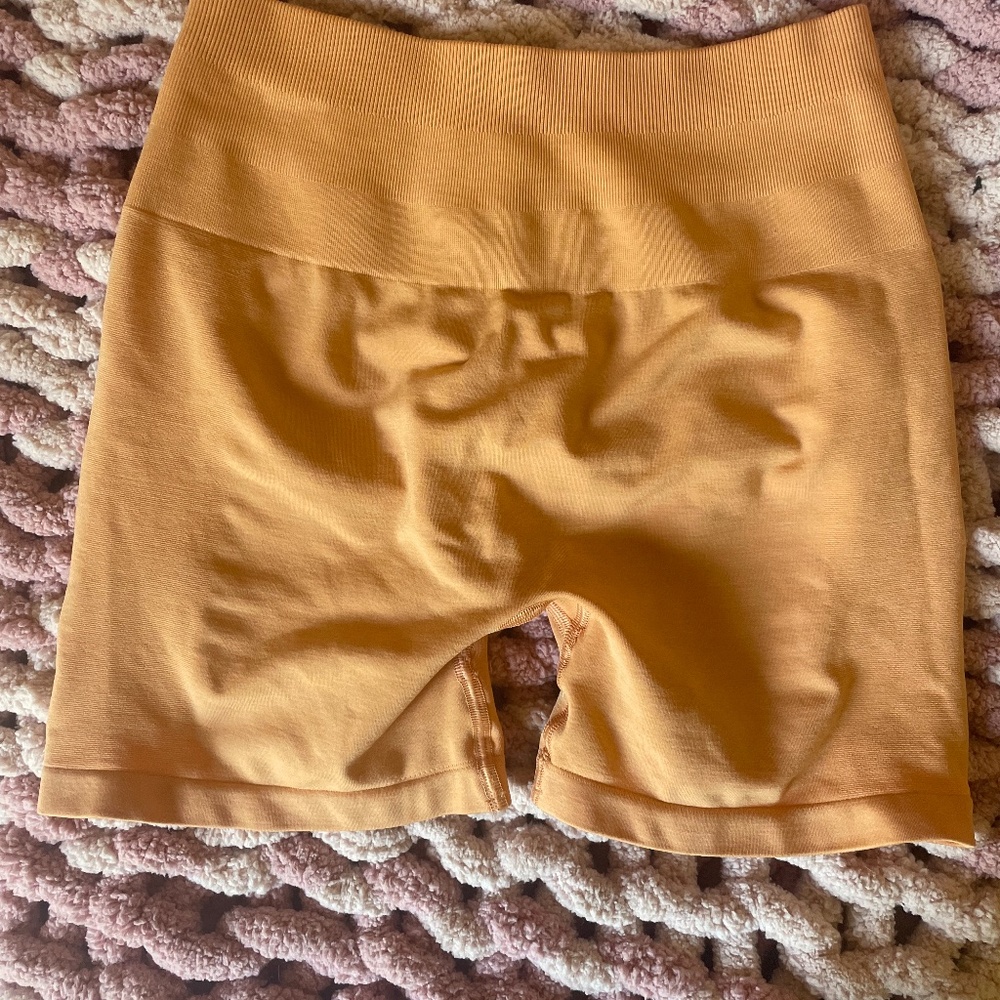 Alphalete Amplify Cheeky Coral Shorts